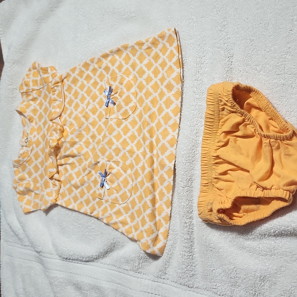 Child of Mine 0-3m orange and white